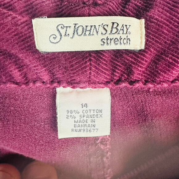 St.John's Bay Womans 14 Corduroy Pants Bootcut Maroon Pockets High Rise - Picture 8 of 8